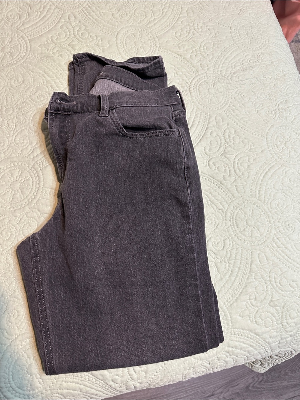 Old Navy Women's Charcoal Skinny Jeans
